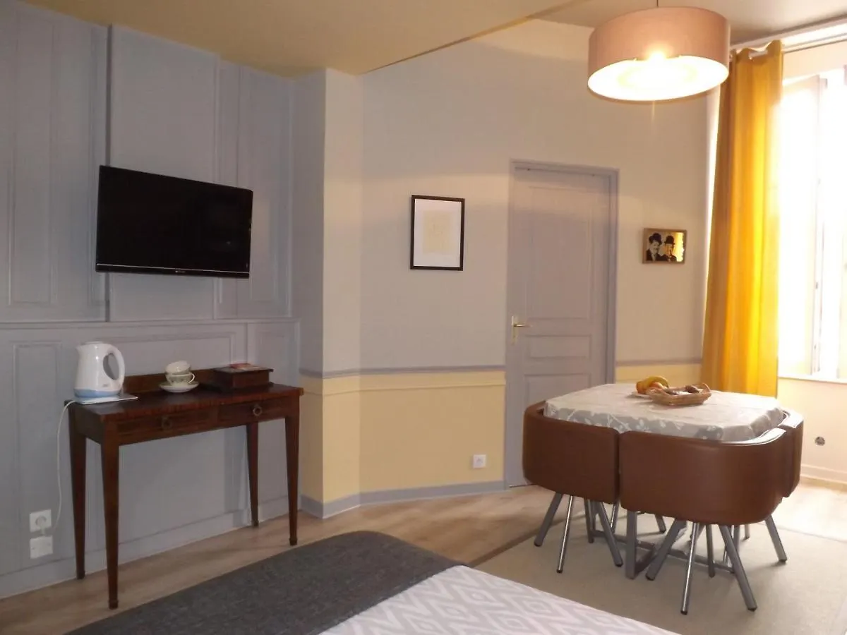 Hotel Particulier Lariboisiere Fougeres 0*,  France